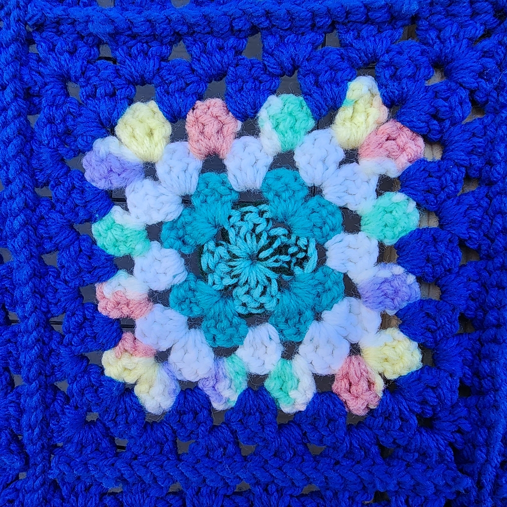 Handmade Granny Square Crochet Afghan Blanket Blue Trim 60"×38" Roseanne Style - Picture 6 of 9